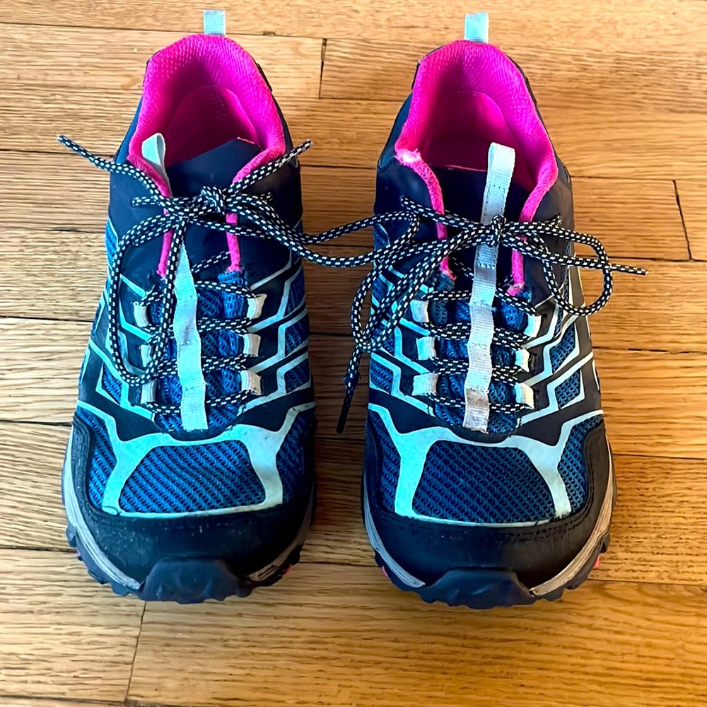 Girls’ Merrell Moab FST Low Hikers size 5.5